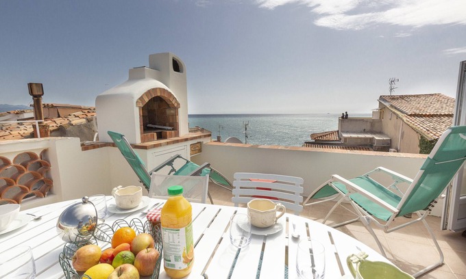 Antibes Old Town Villa | Encantadora villa en el corazón del casco antiguo de Antibes con impresionantes vistas al mar