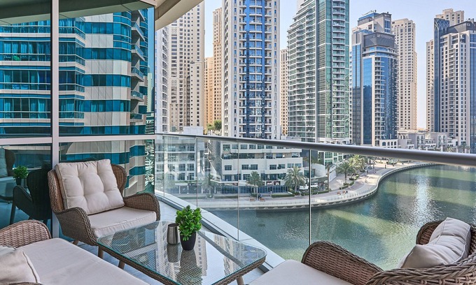 Dubai Marina Apartamento | bnbme | Damac Waves Tower | 3 + Maids