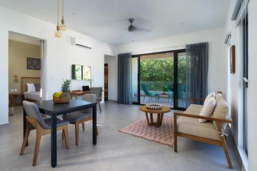 Playa Langosta Apartamento | Bo Jungle - Steps to Tamarindo Beach - Surf Pool 3