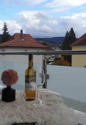 Buhl Apartamento | Boardingappartement Windeckblick, ruhige, zentrale Lage mit großem Südbalkon
