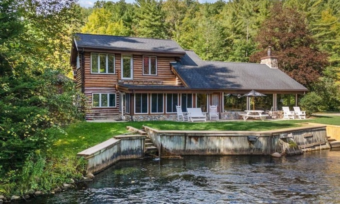 Mayfield Casa | Boardman River Cabin