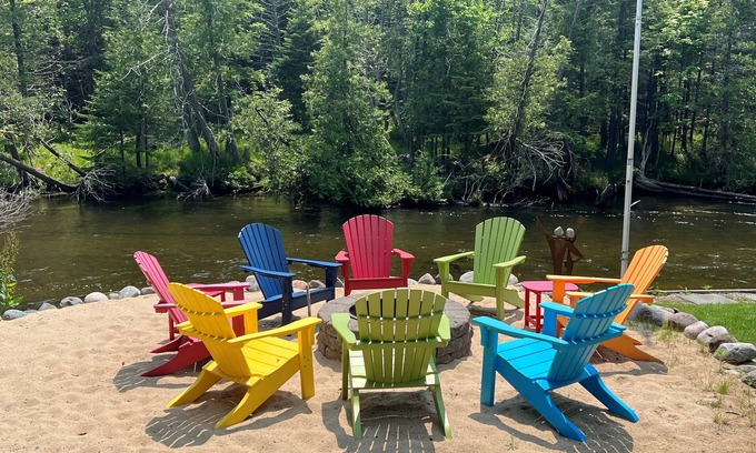 Mayfield Casa | Boardman River, Firepit, Game Room, Hot tub, Sauna