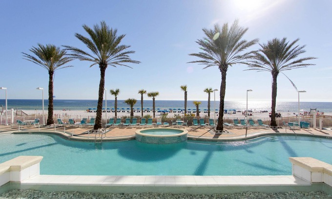 Panama City Beach Condominio | Boardwalk Beach Resort by Book That Condo