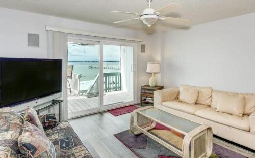 Pensacola Beach Casa | Boardwalk Unit E4
