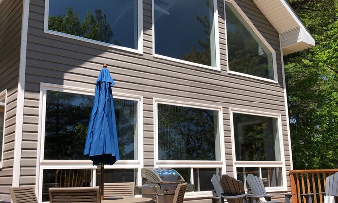 Frontenac Cabaña | Hermosa cabaña nueva en el lago Buck, a 25 minutos al norte de Kingston ON