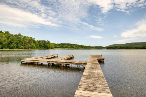 Fackler Casa | Boat and Swim Lake Guntersville Family Home
