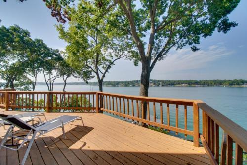 Grove Casa | Boat Dock and Waterfront Patio Grove Hideaway!