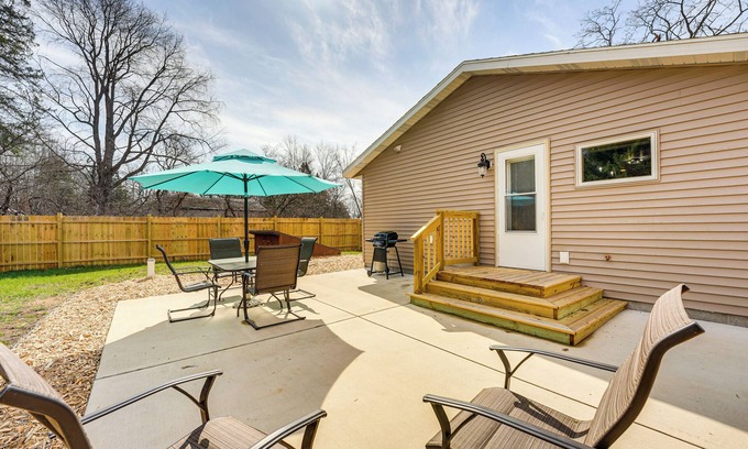 Twin Lake Apartamento | Boat, Fish & Hike: Cozy Getaway in Twin Lake!