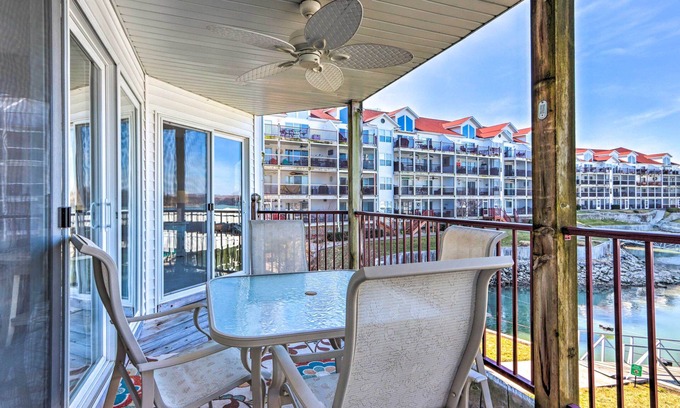 Camdenton Condominio | Boat, Fish & Swim On-Site: Lake of The Ozarks Unit