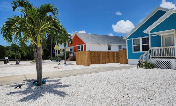 Harlem Heights Casa | Boat House - Between Fort Myers Beach & Sanibel Island
