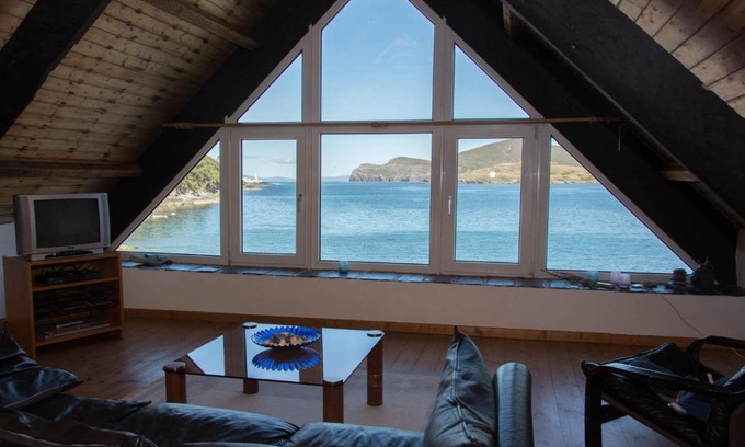 Valentia Island Casa | Boat House on the Beach