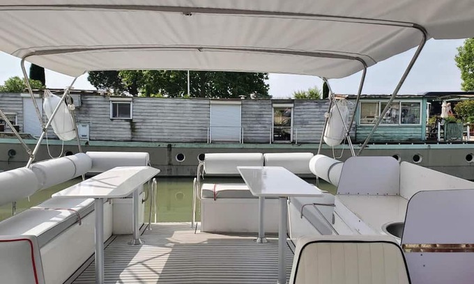 Bellegarde Alquiler De Eote | Boat 'Odyssey Croisieres' with Lake View and Air Conditioning