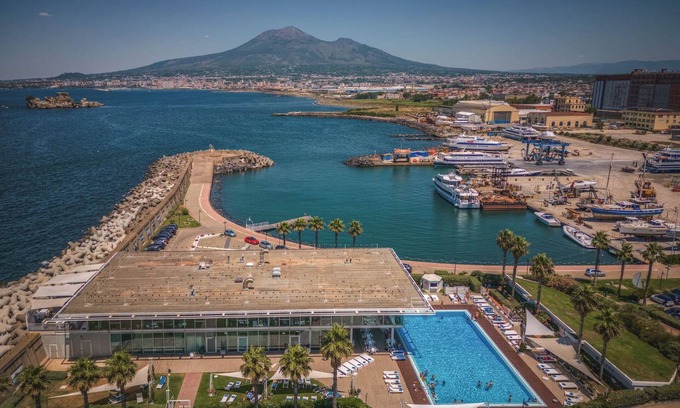 Mount Vesuvius - Pompei Alquiler De Eote | Boat 'Vagabond Sarnico 58' with Sea View and Air Conditioning