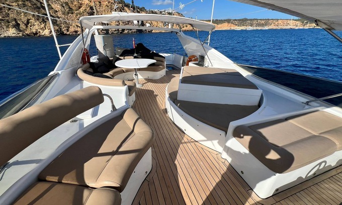 Alicante Alquiler De Eote | Barco "Nephenta" con bañera de hidromasaje privada, terrazas privadas y Wi-Fi