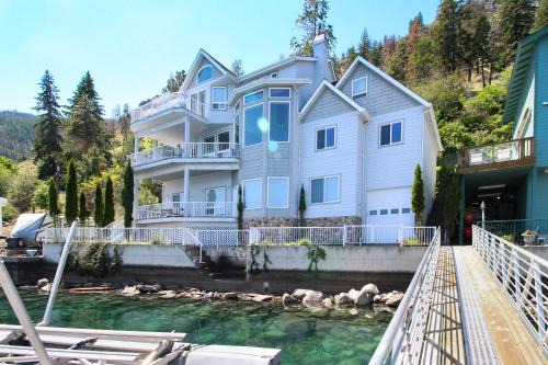 Manson Casa | Boater's Paradise