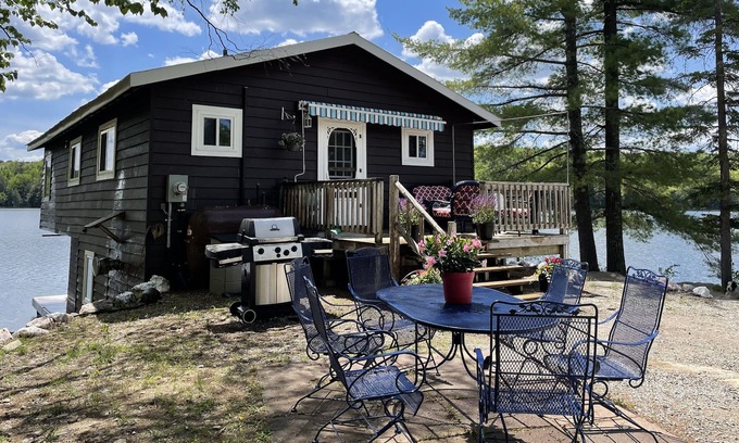 Novar Cabaña | Boathouse Cottage on the water, access to snowmobile trails and ice fishing.