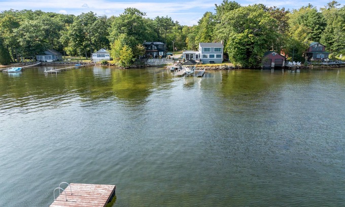 Laconia Casa | Boathouse Point on Lake Winnisquam!