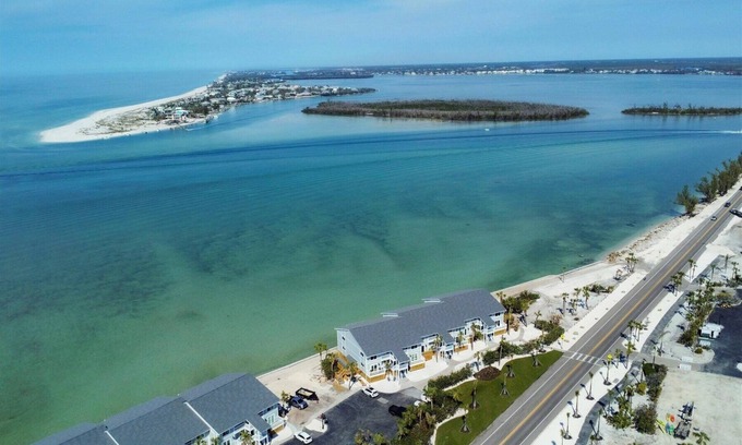 Boca Grande Condominio | Boca Grande North #80: A charming 2-bedroom, 2-bath ocean view condo on the north end of Boca Grande