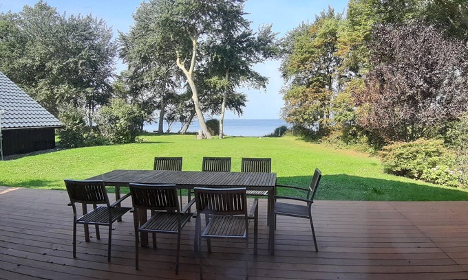 Wiek Apartamento | Boddenstrand - FH Boddenstrand- directly on the Bodden, sauna, garden!