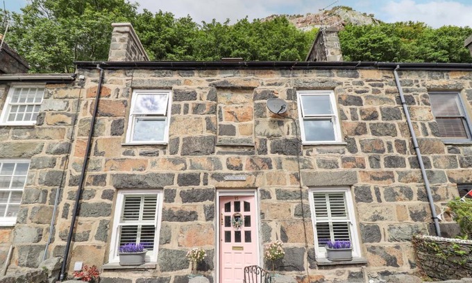 Tremadog Casa | Bodlondeb