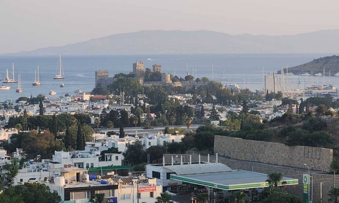 Bodrum City Center Apartamento | Bodrum Castle-Kos Island panaromic view and Unic Design Brutalist-Minimalist