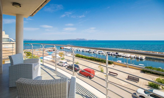 Son Serra de Marina Villa | BOHEMI - Fabulosa casa frente al mar con piscina interior. Wifi gratis.