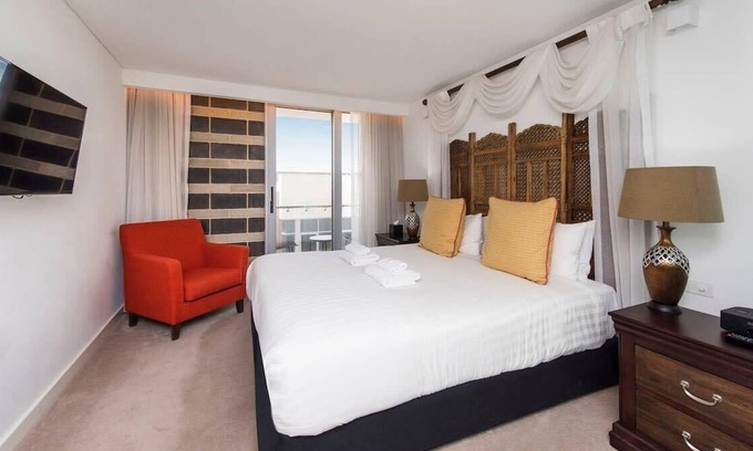 West Perth Apartamento | The Nest - Boho Bedroom Near the City with Roof Terrace