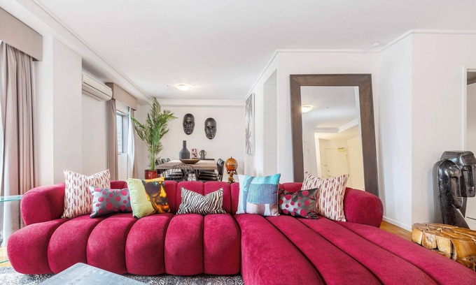 Chinatown Condominio | Bohemian Chic - Quirky & Eccentric Downtown Escape