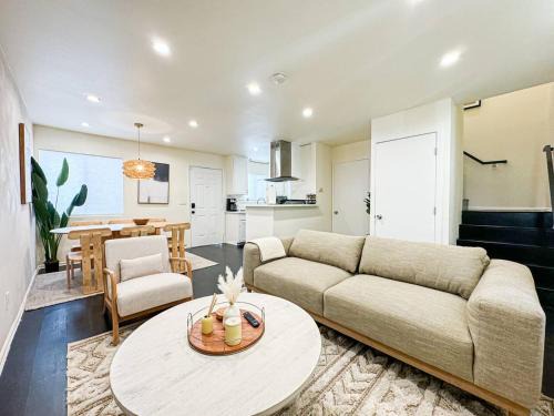 Burbank Casa | Bohemian Dream- 2BR, Retreat Near Hollywood -BR6