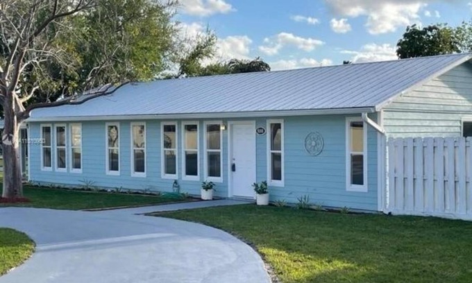 Hobe Sound Casa | Bohemian Paradise- a 3 Bed 3 Bath, Tranquil Oasis