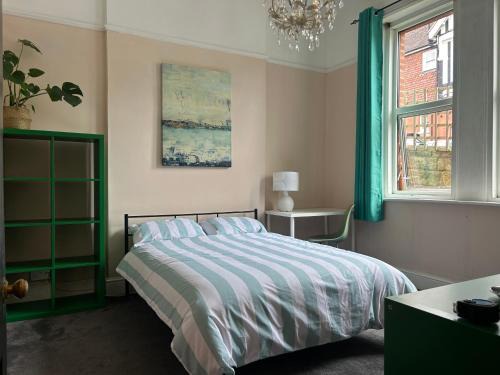 St Leonards-On-Sea Casa | Bohemian Rhapsody