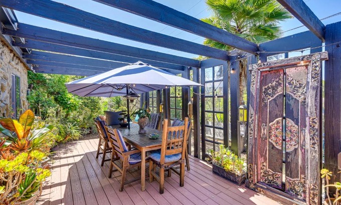 Benicia Casa | Bohemian Wonderland Benicia Bungalow with Pergola!