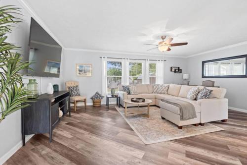 Ocean Isle Beach Casa | Boho Beach Home with Huge Kitchen
