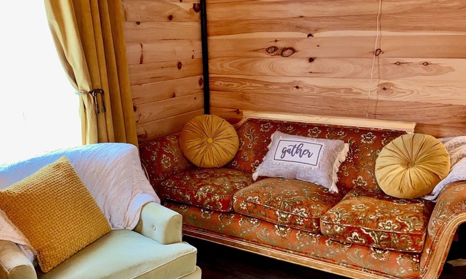 Flintstone Casa | Boho Bungalow | Pet Friendly