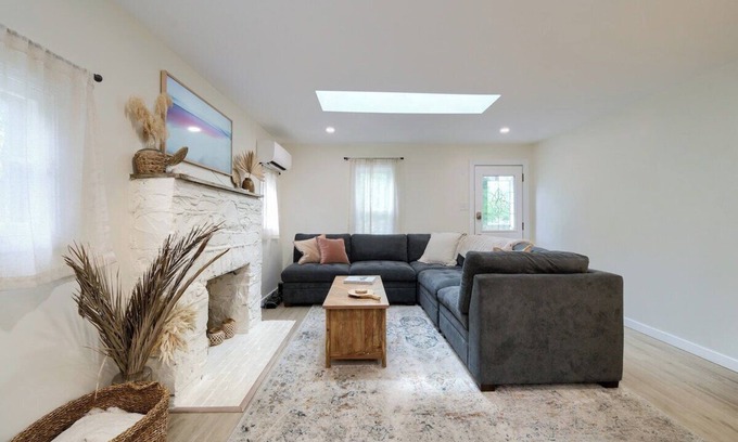 Talmage Cabaña | Boho Bungalow, Quiet Relaxing Cottage by the River