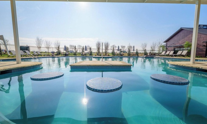 Forney Casa | Boho Chic Cozy Oasis+Pool+Gym+Ping Pong+Air Hockey