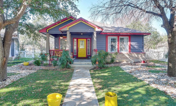 Kyle Casa | Boho-Chic Retreat w/ Yard, 22 Mi to Dtwn Austin!