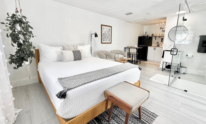 El Portal Apartamento | Boho Chic Studio - 15 Minutes to South Beach