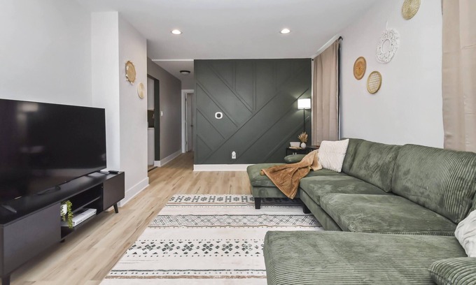 Peoria Casa | Boho Heights Hideaway: Spacious 4 BR - 2 BA - NEWLY REMODELED! Fully Fenced!