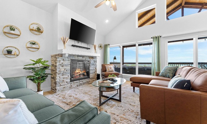 Kimberling City Cabina | Boho Lakeview Lodge Lazy River/Indoor pool/Game room/Silver Dollar City