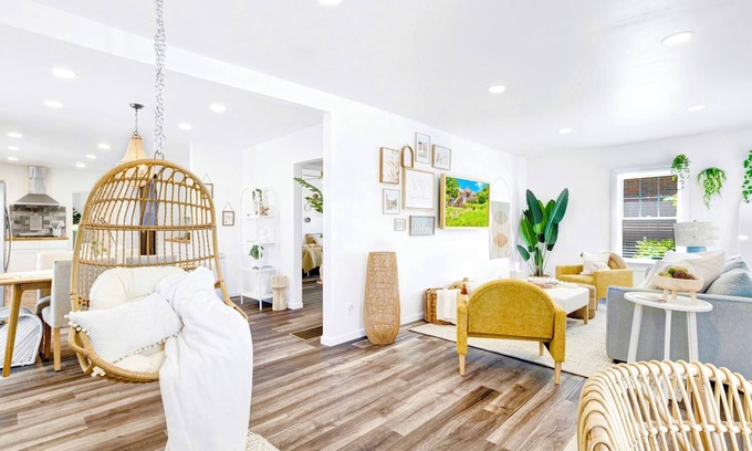 Norwood Casa | #BohoSleek: King Bed w/ Spa Shower & Park Views- Near Downtown & Top Golf & BJCC
