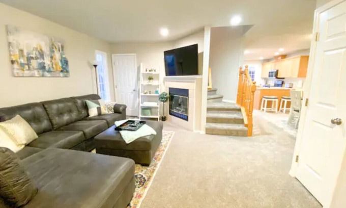 Southeast Boise Casa | Boise Avenue Getaway, Parking for 2, yard, 3BD/3B!