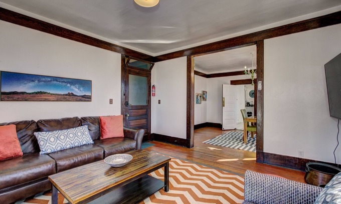 North End Apartamento | Boise-Downtown-historical-unique Arthouse 5