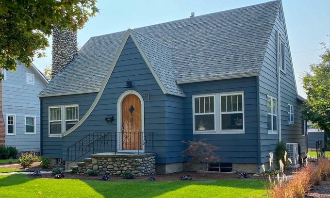 Veterans Park Casa | Boise Tudor Home with Game Room Less Than 2 Mi to Downtown!