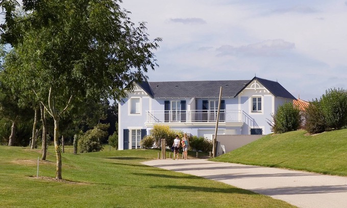 L'Aiguillon-sur-Vie Casa | Maison ensoleillée avec terrasse privée | Près du terrenos de golf