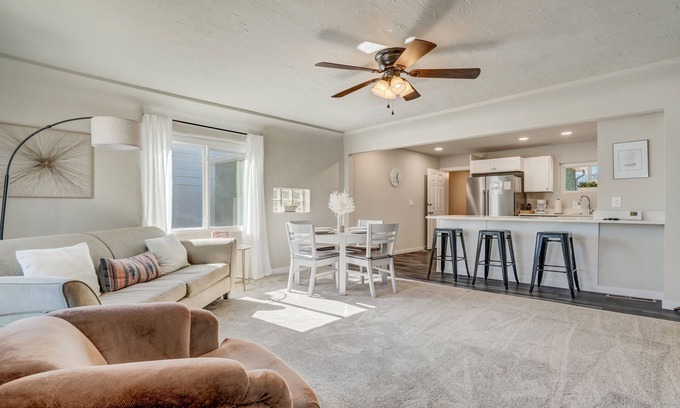 Central Colorado Springs Casa | Bon Voyage