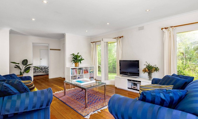 Portsea Casa | Bonaly - walking distance to the Portsea Village and popular beaches.