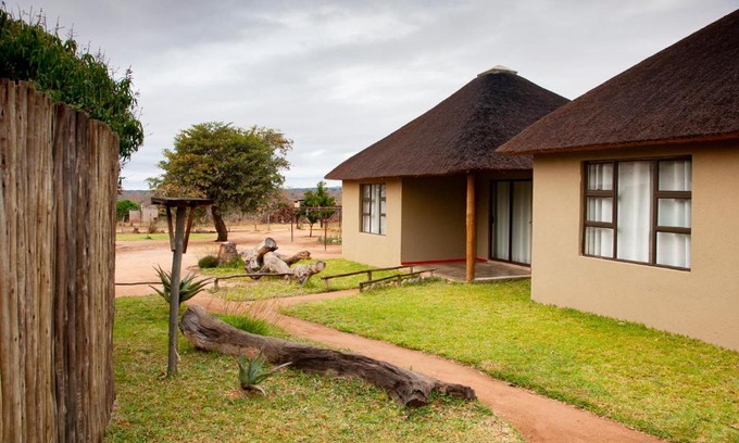 Thorny Bush Game Reserve Cama Y Desayuno | Bongan Safari Lodge
