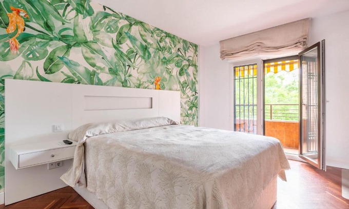 Villaviciosa de Odon Casa | Bonita habitación con balcón