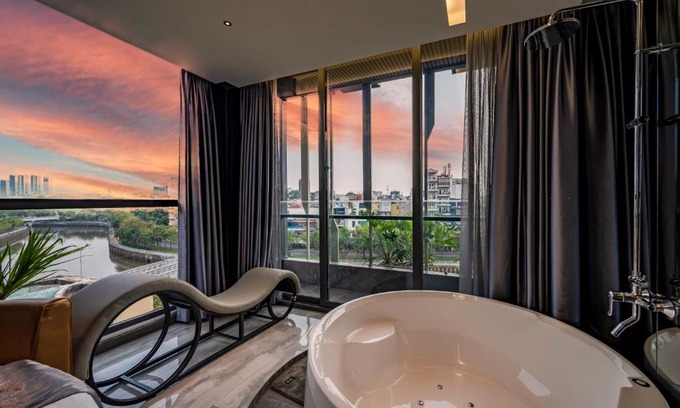 Phu Nhuan Hotel | Bonita Signature The View